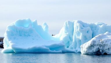 Peut-on admirer les icebergs de près lors d'une croisière en Antarctique ?